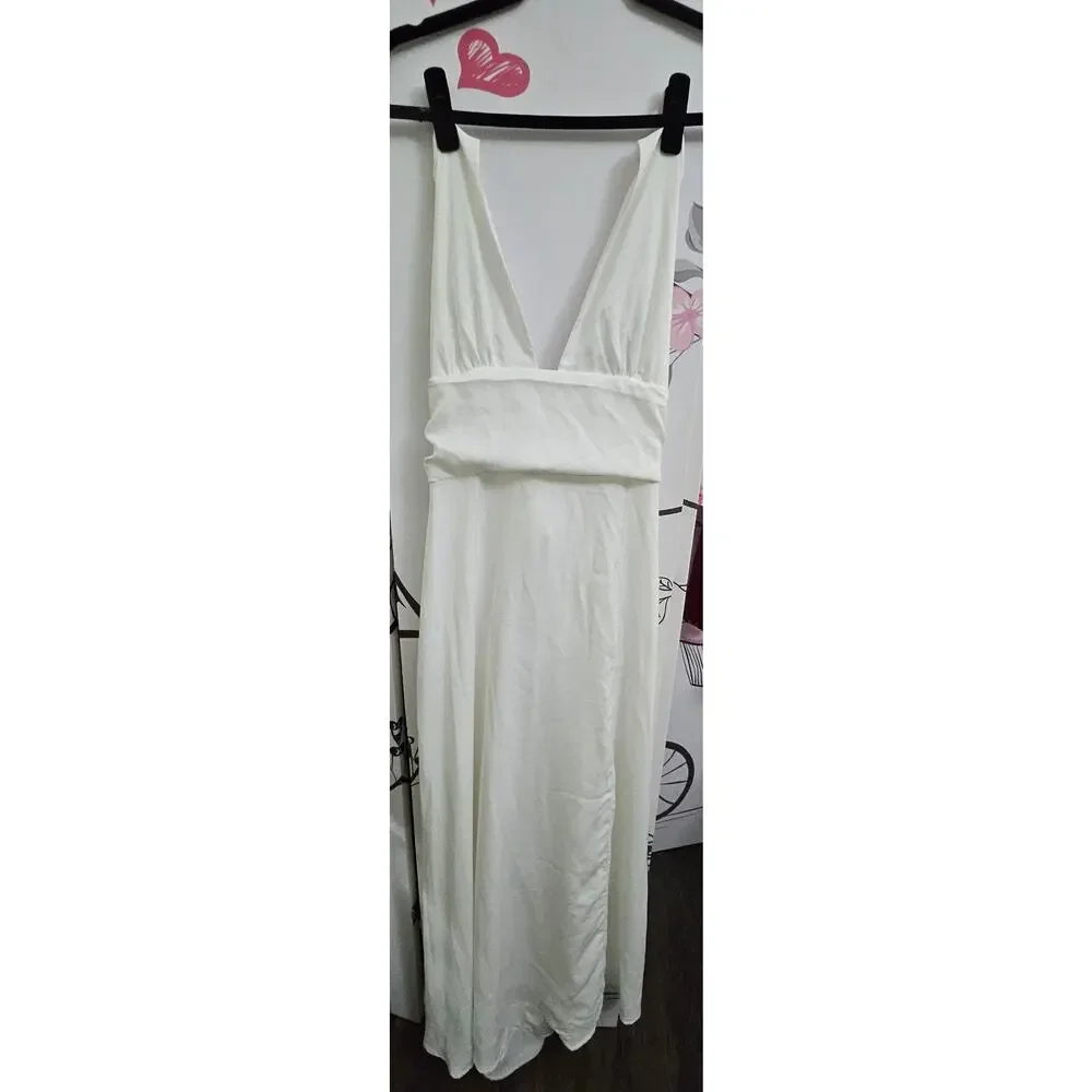 #281 MSRP $50 NWOT GOKATOSAU WHITE HALTER PLUNGING NECK HIGH SLIT MAXI ♡SIZE L♡
